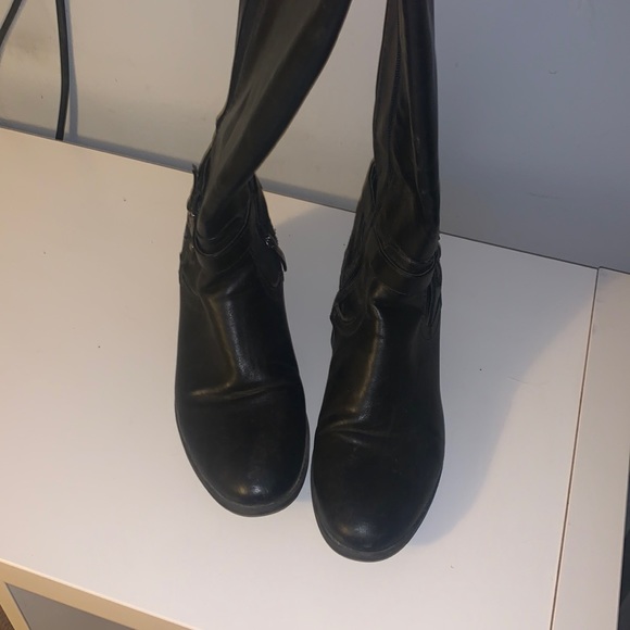 Liz Claiborne Tall black boots - Picture 2 of 3